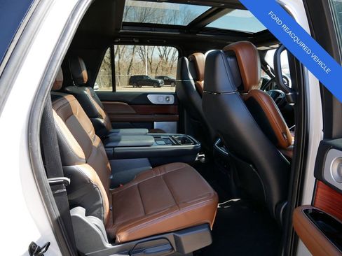 Used 2024 Lincoln Navigator L Reserve AWD/4WD image 9