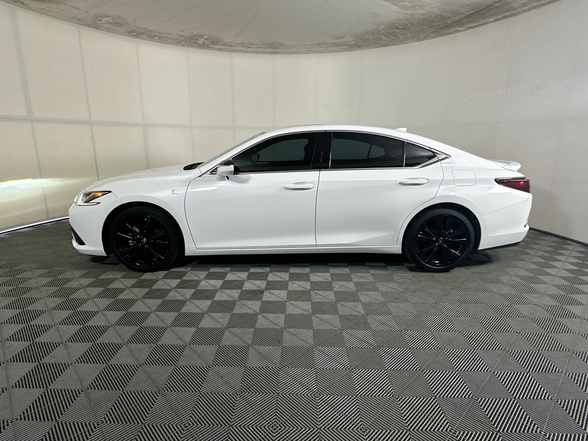 Used 2023 Lexus ES 350 F Sport w/ Accessory Package (Z1) FWD image 6