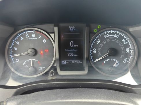 Used 2019 Toyota Tacoma TRD Sport AWD/4WD image 24