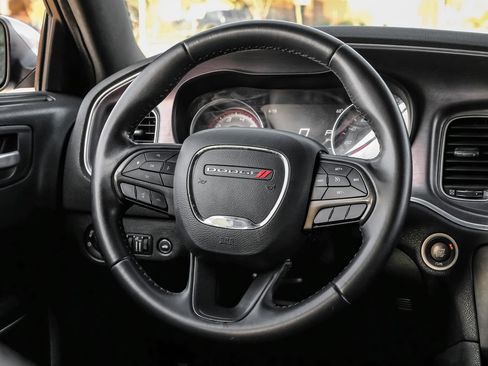 Used 2018 Dodge Charger SXT image 20