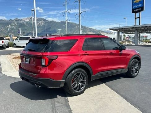 Used 2025 Ford Explorer ST w/ Sun And Sound Package AWD/4WD image 7