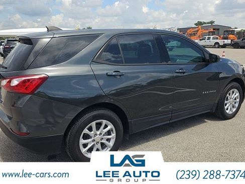 Used 2019 Chevrolet Equinox LS FWD image 2