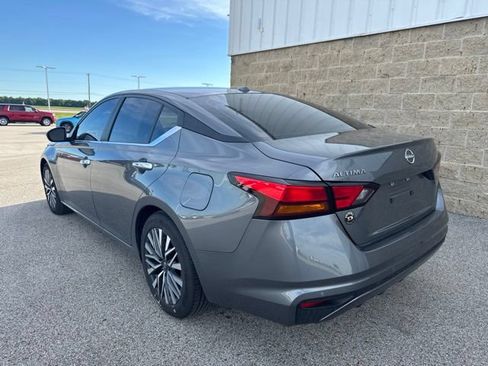 Used 2025 Nissan Altima 2.5 SV FWD image 7