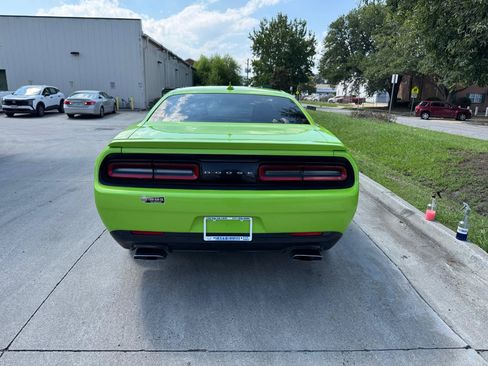 Used 2015 Dodge Challenger R/T w/ Quick Order Package 22B R/T RWD image 10