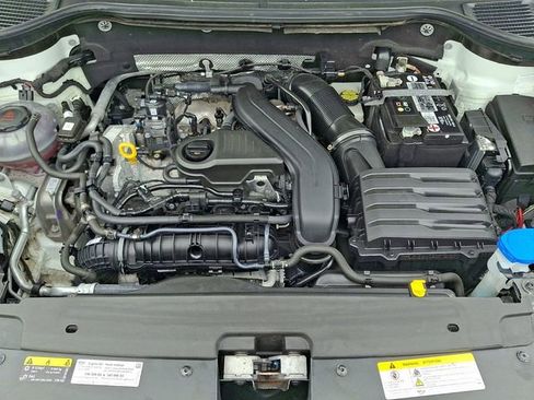 Used 2023 Volkswagen Taos SE w/ Panoramic Sunroof Package AWD/4WD image 28
