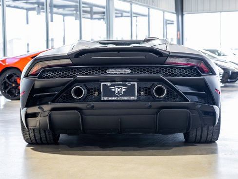 Used 2022 Lamborghini Huracan EVO RWD image 5