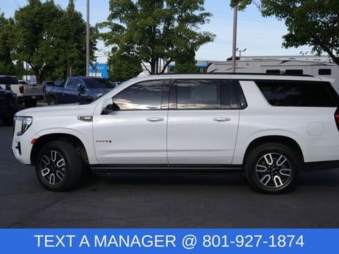 Used 2023 GMC Yukon XL AT4 w/ AT4 Premium Plus Package AWD/4WD image 3