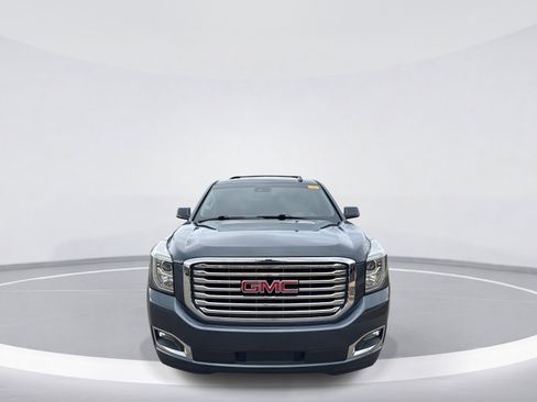 Used 2019 GMC Yukon XL SLT w/ Premium Edition image 2