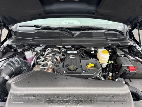 New 2026 RAM 2500 Laramie AWD/4WD image 10