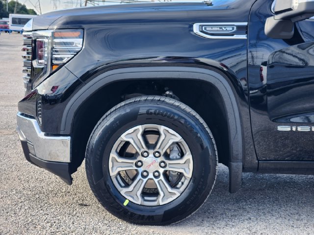 Used 2025 GMC Sierra 1500 SLT RWD image 8
