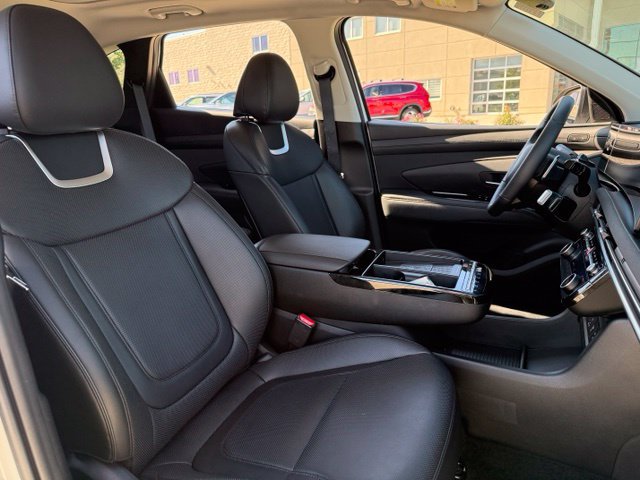 Certified 2025 Hyundai Tucson Limited FWD image 13