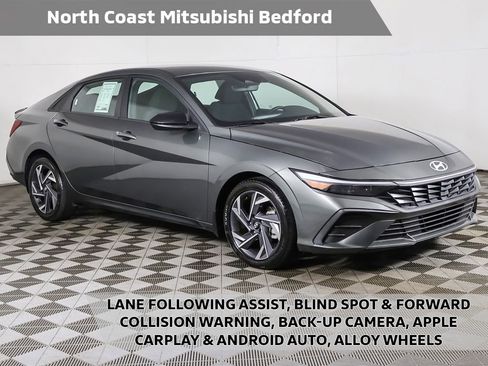 Used 2025 Hyundai Elantra Sport FWD image 1