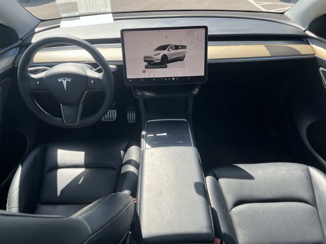 Used 2022 Tesla Model Y Performance AWD/4WD image 16