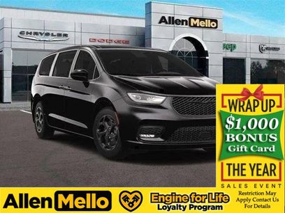 New 2023 Chrysler Pacifica Touring-L w/ S Appearance Package