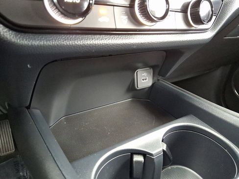 Certified 2023 Honda HR-V LX image 24