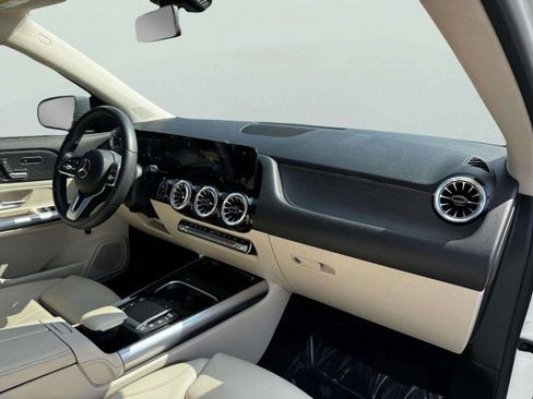 Used 2023 Mercedes-Benz GLA 250 w/ Premium Package image 48