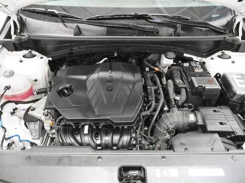 Used 2023 Kia Sportage LX image 8