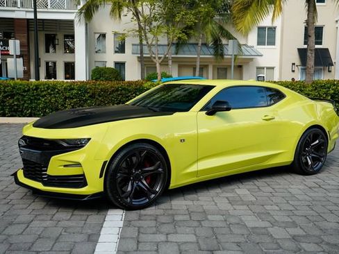 Used 2019 Chevrolet Camaro SS image 2