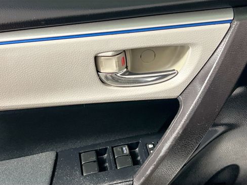 Used 2015 Toyota Corolla LE image 16