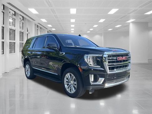 Used 2024 GMC Yukon SLT w/ SLT Premium Package AWD/4WD image 3