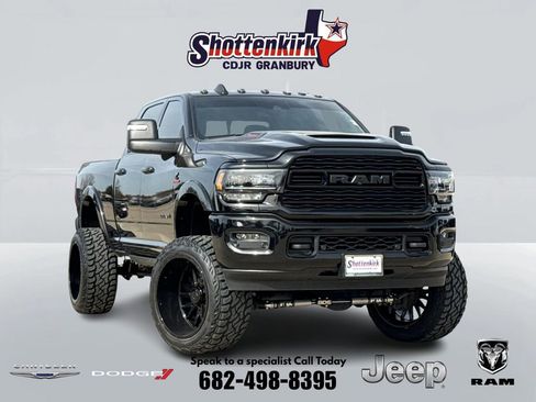 Used 2024 RAM 2500 Limited AWD/4WD image 1
