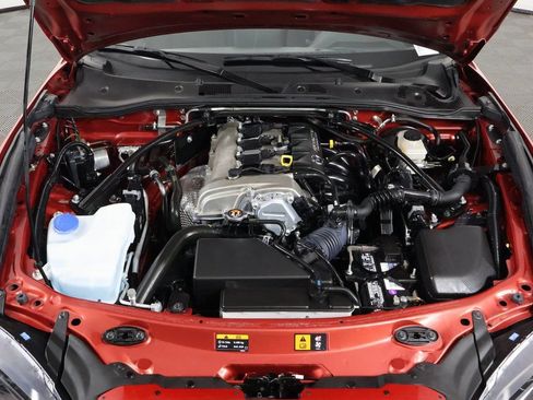 Used 2016 MAZDA MX-5 Miata Club RWD image 15
