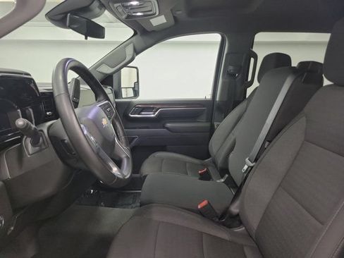 Used 2025 Chevrolet Silverado 2500 LT w/ Convenience Package AWD/4WD image 17