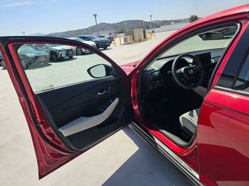Used 2025 Honda Accord SE image 19