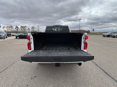 Used 2020 Chevrolet Silverado 2500 High Country w/ Z71 Off-Road Package AWD/4WD image 4