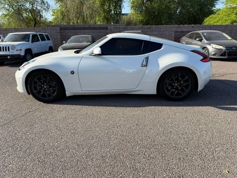 Used 2020 Nissan 370Z Coupe image 8