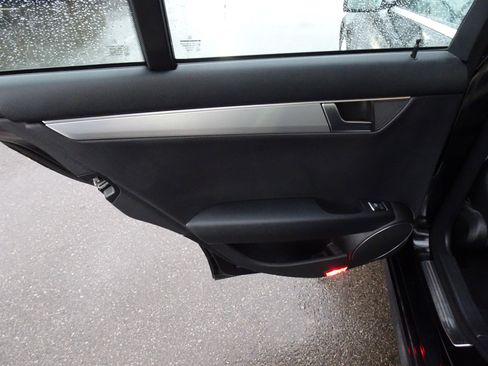 Used 2013 Mercedes-Benz C 300 Sport image 15