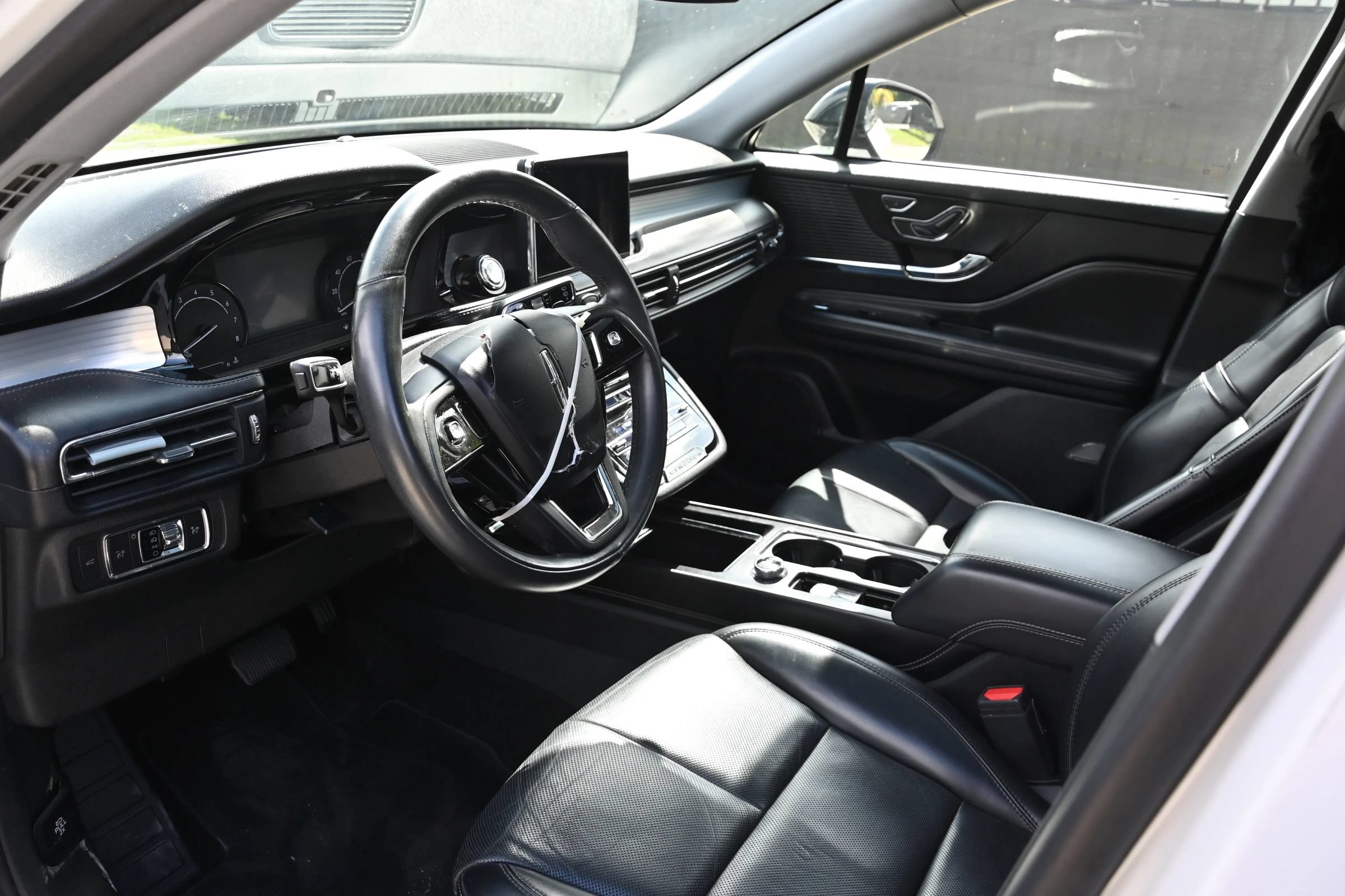 Used 2021 Lincoln Corsair FWD w/ Premium Package image 10