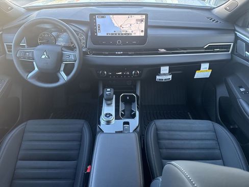 New 2026 Mitsubishi Outlander LE FWD image 21