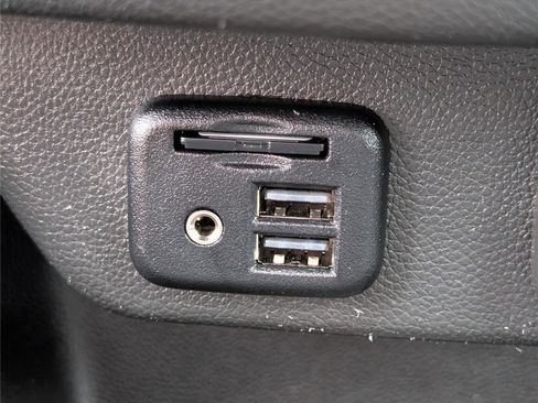 Used 2023 Chevrolet Traverse RS image 26