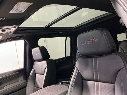 New 2026 Chevrolet Suburban High Country image 32