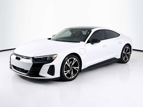 Used 2023 Audi e-tron GT Prestige image 1