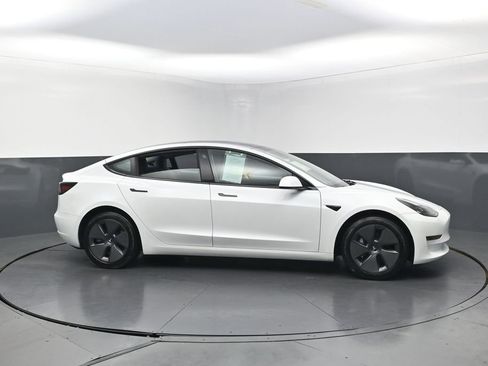 Used 2023 Tesla Model 3 Standard Range RWD image 9