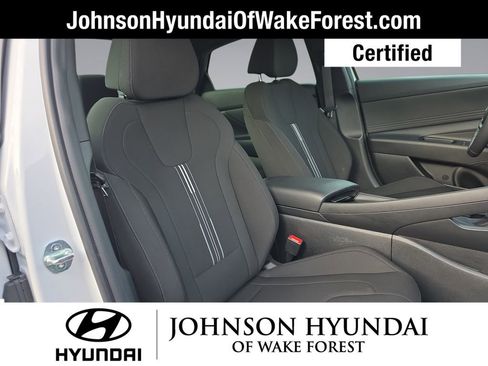 Certified 2025 Hyundai Elantra SEL image 18