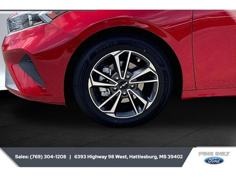 Used 2022 Kia Forte LXS w/ LXS Technology Package FWD image 7