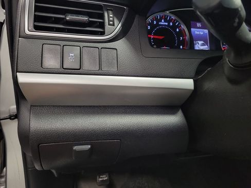 Used 2015 Toyota Camry SE FWD image 26