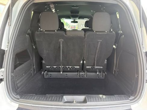 Used 2020 Dodge Grand Caravan SE FWD image 14