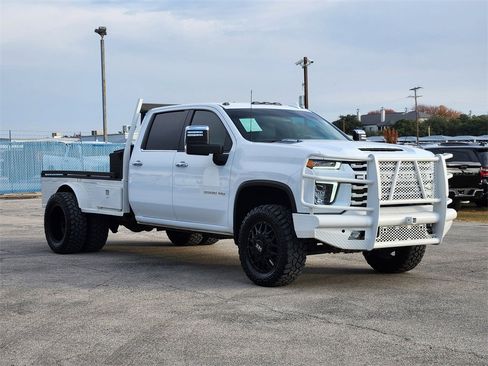 Used 2022 Chevrolet Silverado 3500 LTZ w/ LTZ Convenience Package image 3