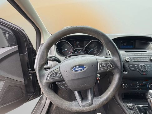 Used 2016 Ford Focus SE FWD image 16