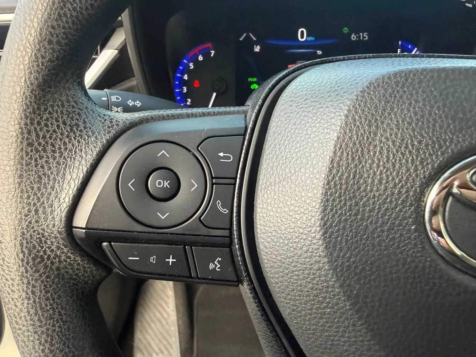 Used 2021 Toyota Corolla LE FWD image 18
