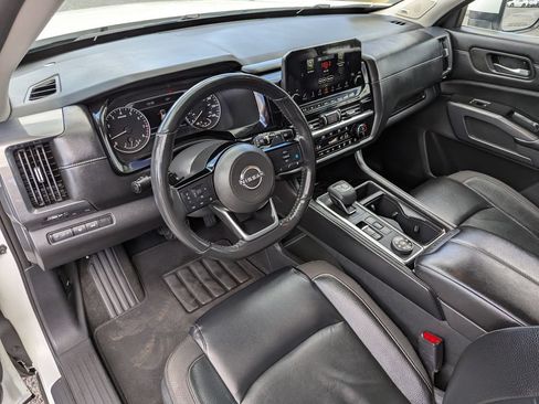Used 2022 Nissan Pathfinder SL w/ SL Premium Package AWD/4WD image 13