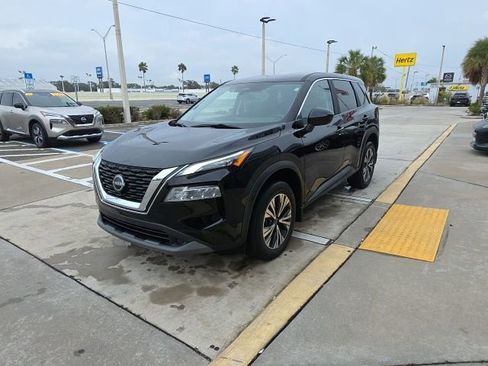 Used 2023 Nissan Rogue SV image 8