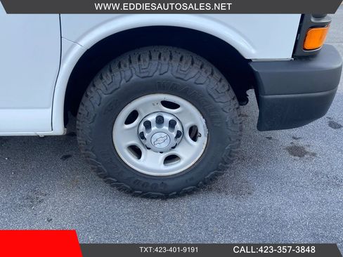 Used 2016 Chevrolet Express 2500 Extended RWD image 26
