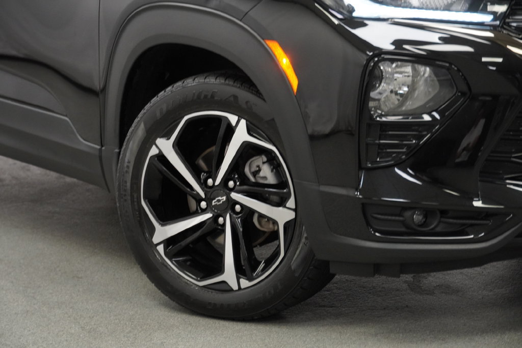 Used 2021 Chevrolet TrailBlazer RS w/ Sun and Liftgate Package AWD/4WD image 7