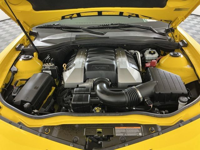 Used 2010 Chevrolet Camaro SS w/ LPO, Ground Effects Package RWD image 24