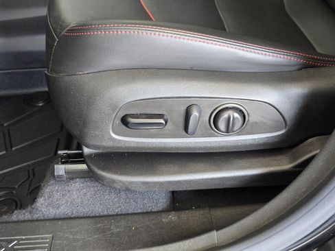 Used 2022 Chevrolet Equinox RS w/ RS Leather Package FWD image 24